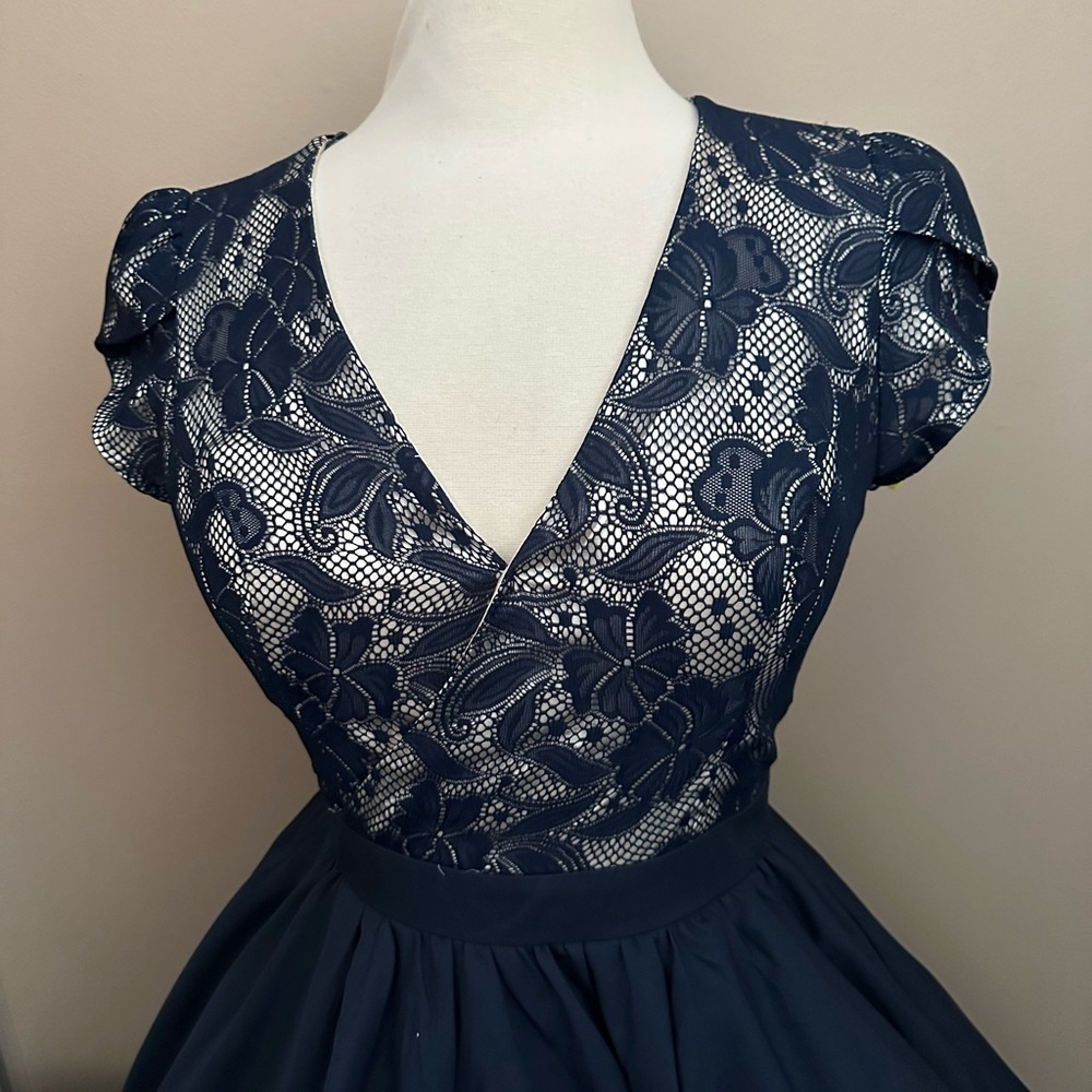 Women’s Chi Chi London size 6 navy party/special occasion dress /Prom excellent